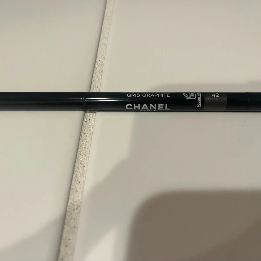 CHANEL Long-Lasting Eyeliner Gris Graphite - Black